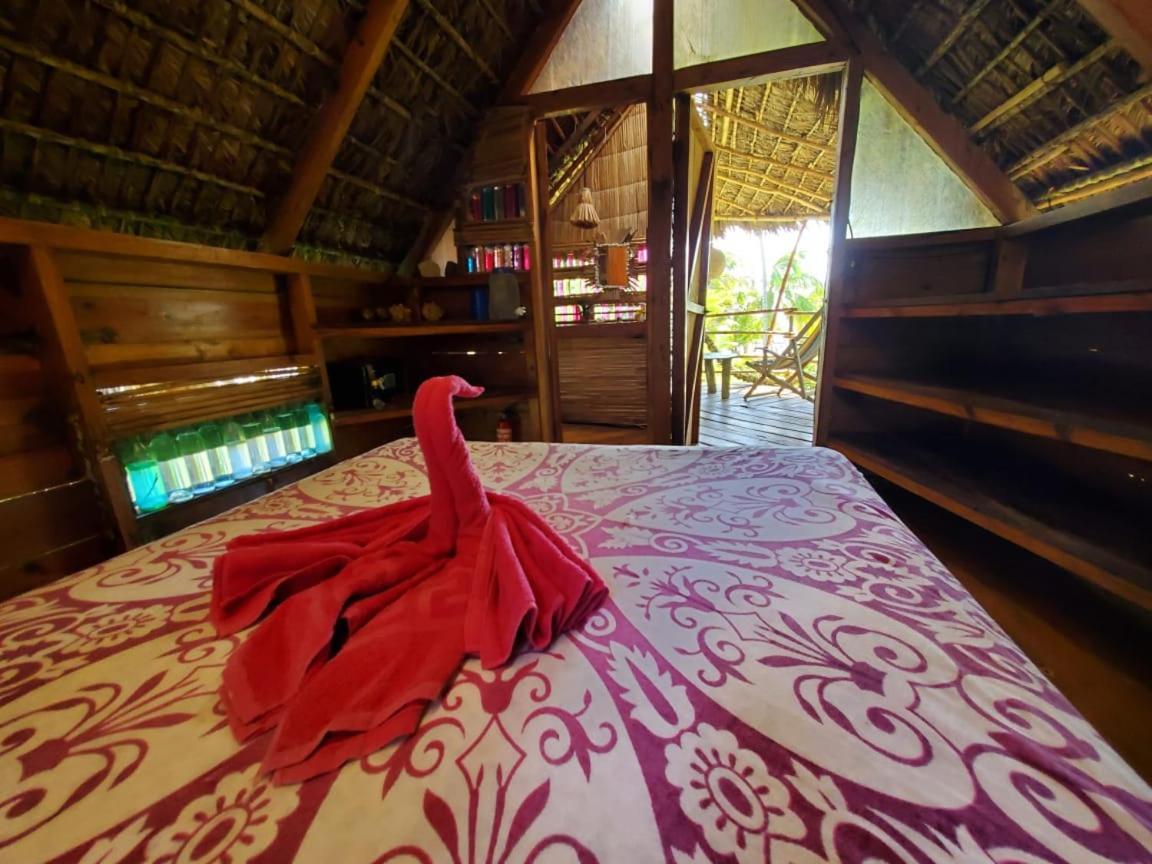 Derek'S Place Eco-Lodge Малий Кукурудзяний острів Екстер'єр фото