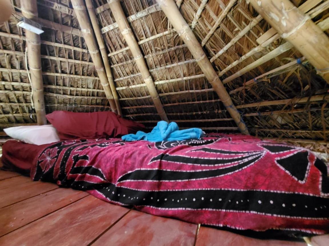 Derek'S Place Eco-Lodge Малий Кукурудзяний острів Екстер'єр фото