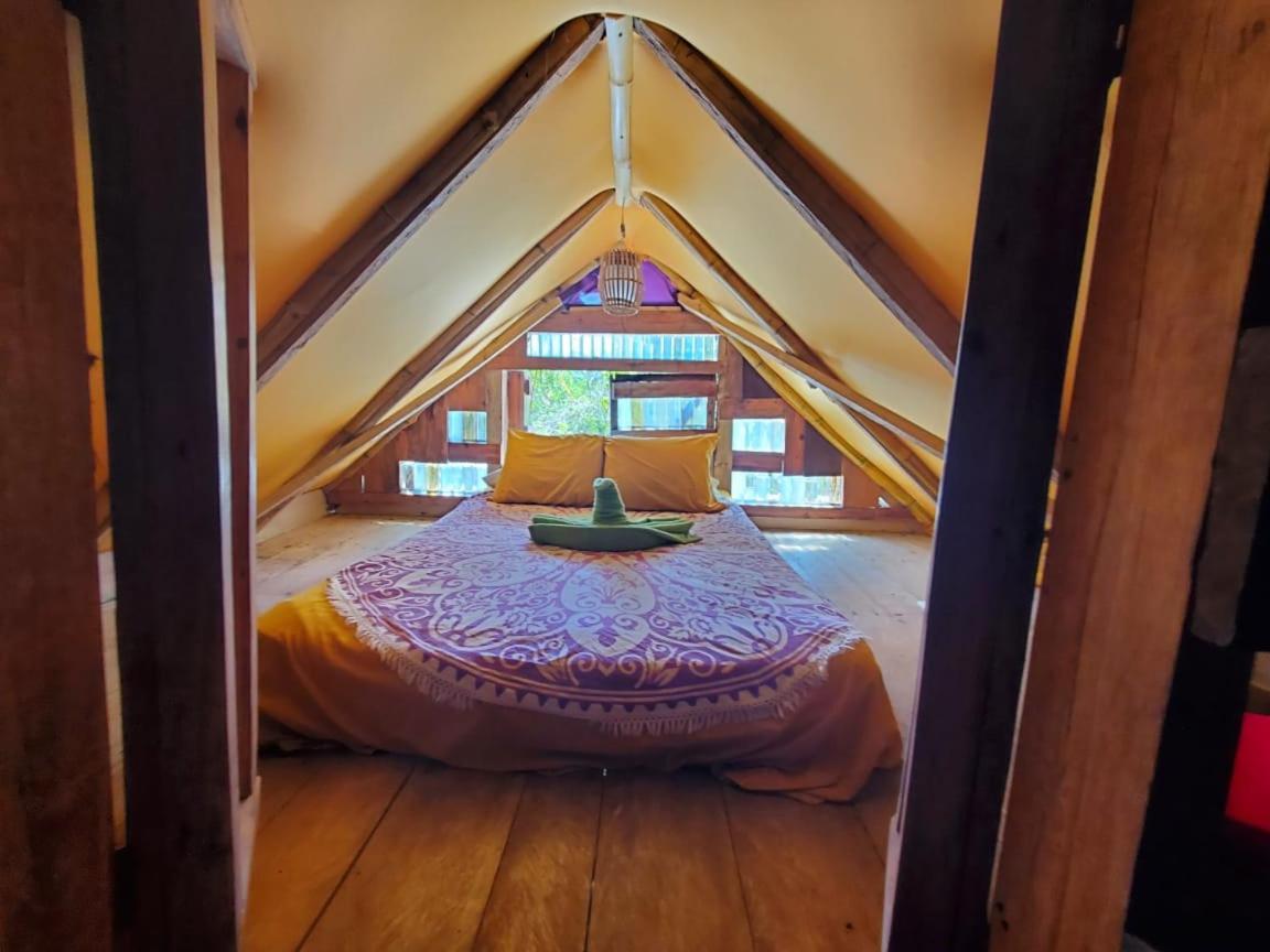 Derek'S Place Eco-Lodge Малий Кукурудзяний острів Екстер'єр фото